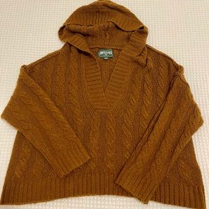 American Eagle Pullover Sweater